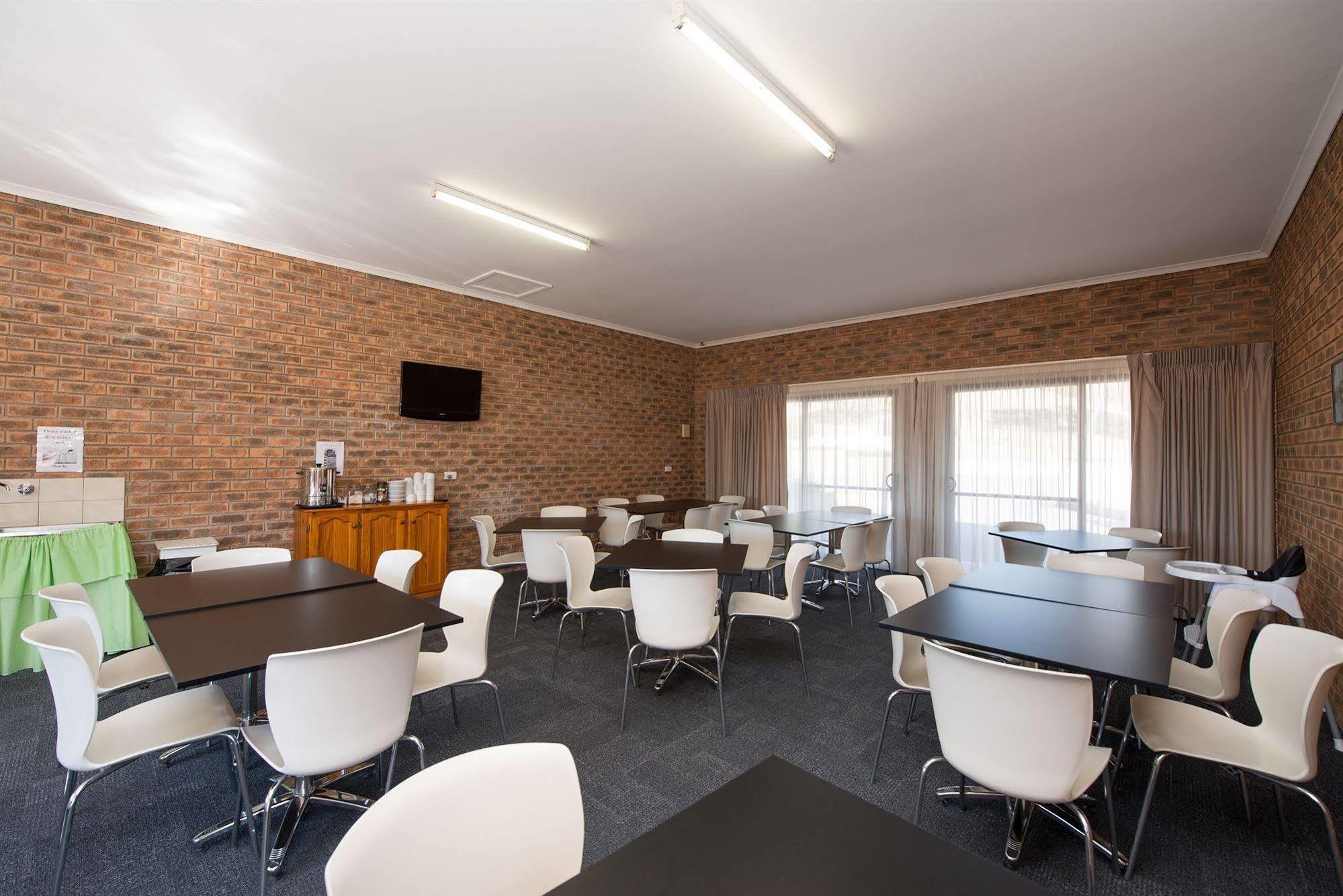 Hume Country Motor Inn Albury Exterior photo