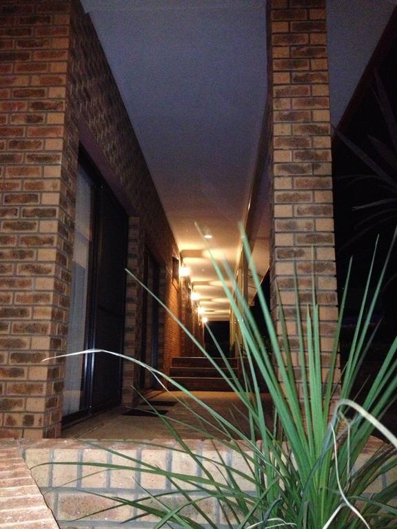 Hume Country Motor Inn Albury Exterior photo
